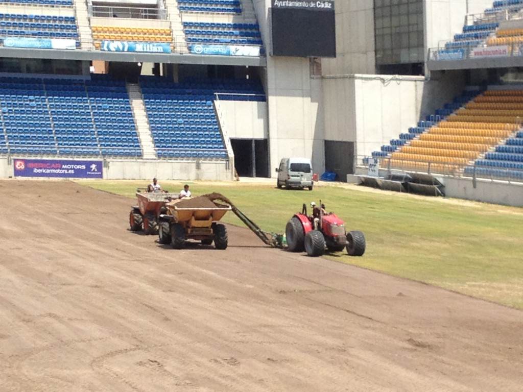 estadio-ramon-carranza-cesped-01