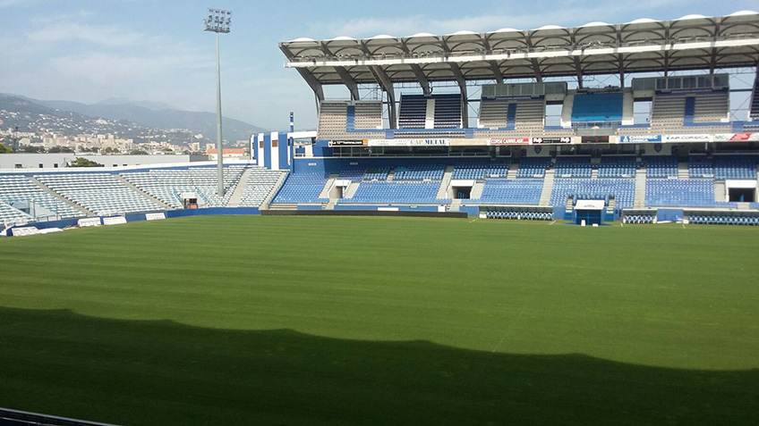 Estadio de fútbol del Bastia, con cesped de Novogreen