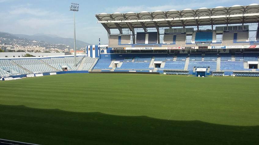 Estadio de fútbol del Bastia, con cesped de Novogreen